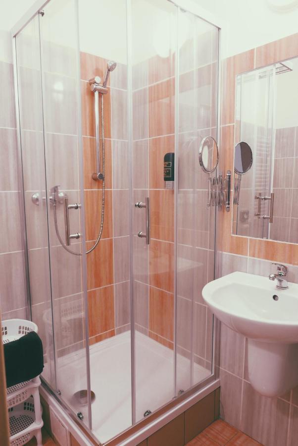 Mestsky Hotel Bobik ヴォラリ エクステリア 写真