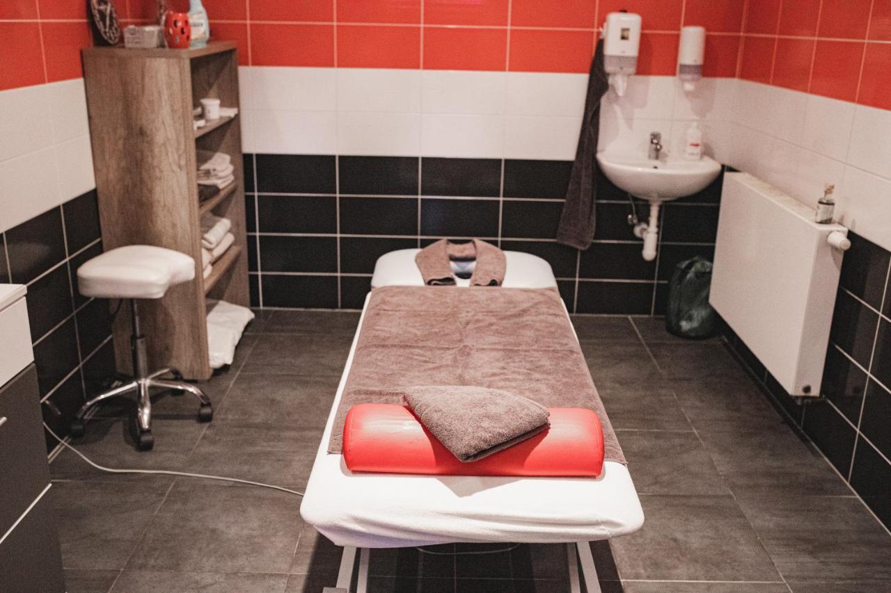 Mestsky Hotel Bobik ヴォラリ エクステリア 写真